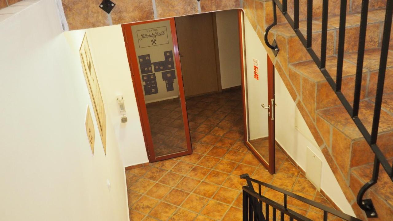 Hostel Mlotek I Perlik Tarnowskie Góry Exterior foto